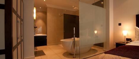 Elite Suite, 1 King Bed | 1 bedroom, premium bedding, down duvets, Tempur-Pedic beds