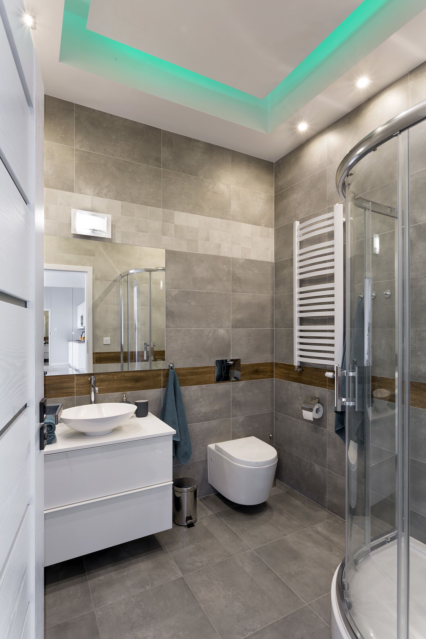 Superior Apartment, 1 Bedroom | Bathroom | Shower, designer toiletries, hair dryer
