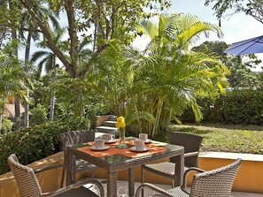 Outdoor dining - Villas Ixzi Plus (Ixtapa)