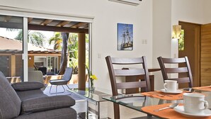 2 bedrooms, in-room safe, desk, iron/ironing board (on request) - Villas Ixzi Plus (Ixtapa)