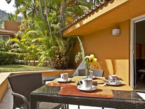 Outdoor dining - Villas Ixzi Plus (Ixtapa)