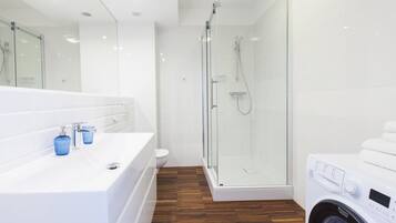 Standard Apartment | Bathroom | Hair dryer, towels