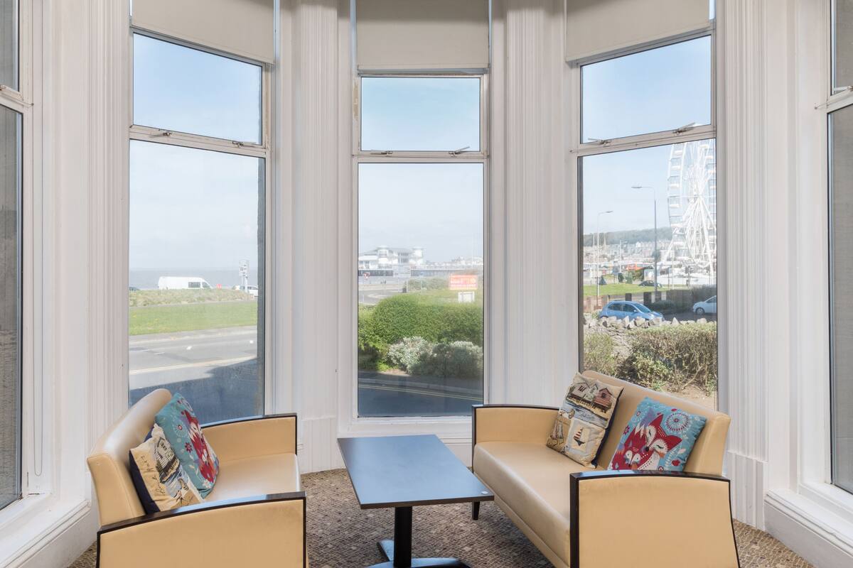 breakfast and dinner served