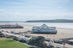 Beach nearby - The Grand Atlantic Hotel (Weston-super-Mare)