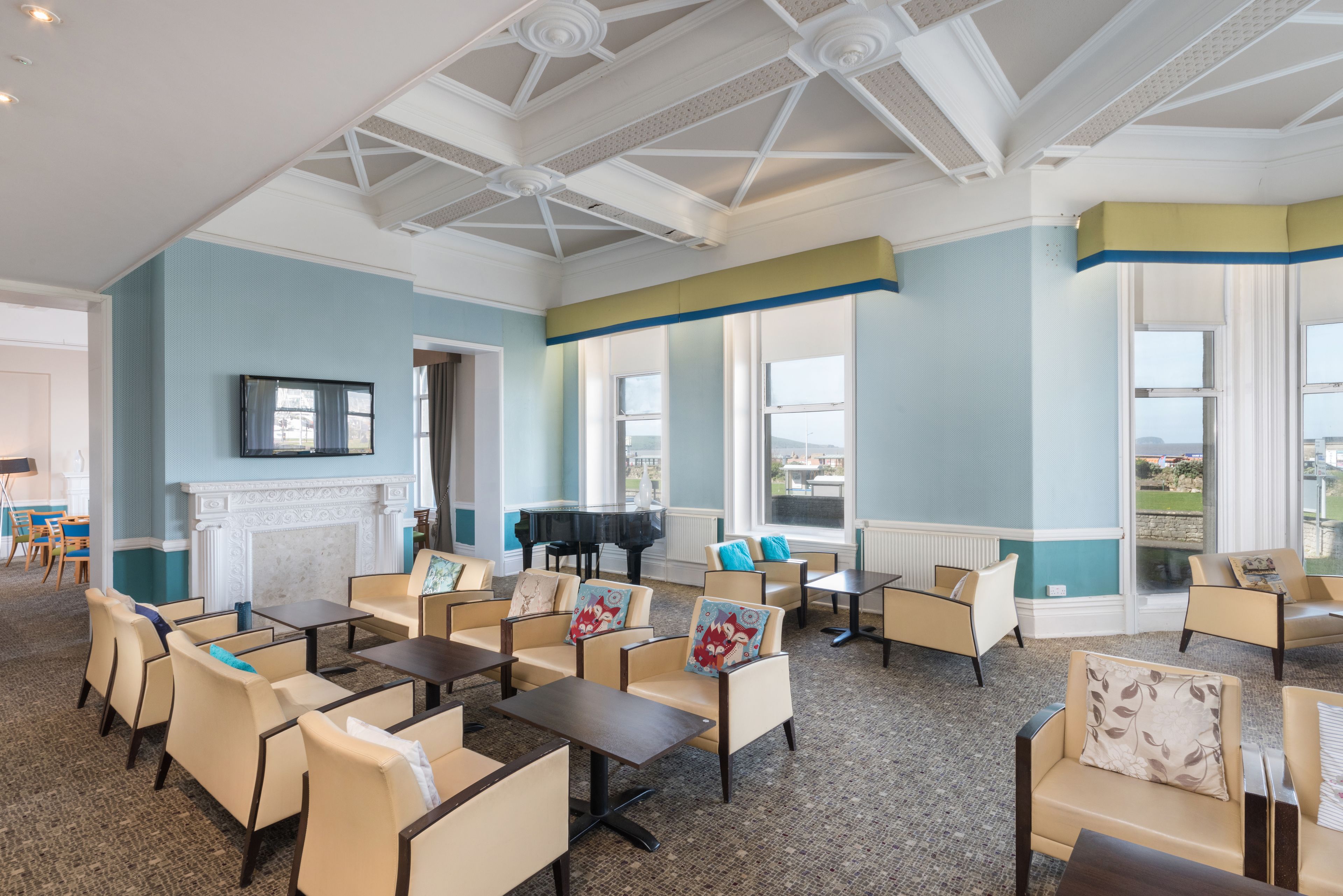 breakfast and dinner served