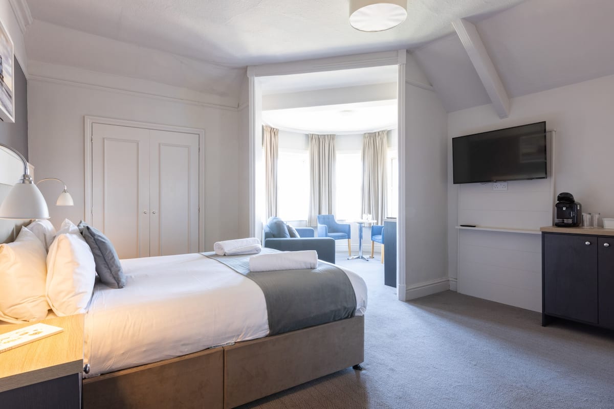 Superior Double Room (with Sea View)