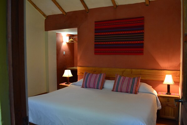 Double Room | In-room safe, desk, iron/ironing board, free cribs/infant beds - Miskiwasi Bed & Breakfast (Yanque)