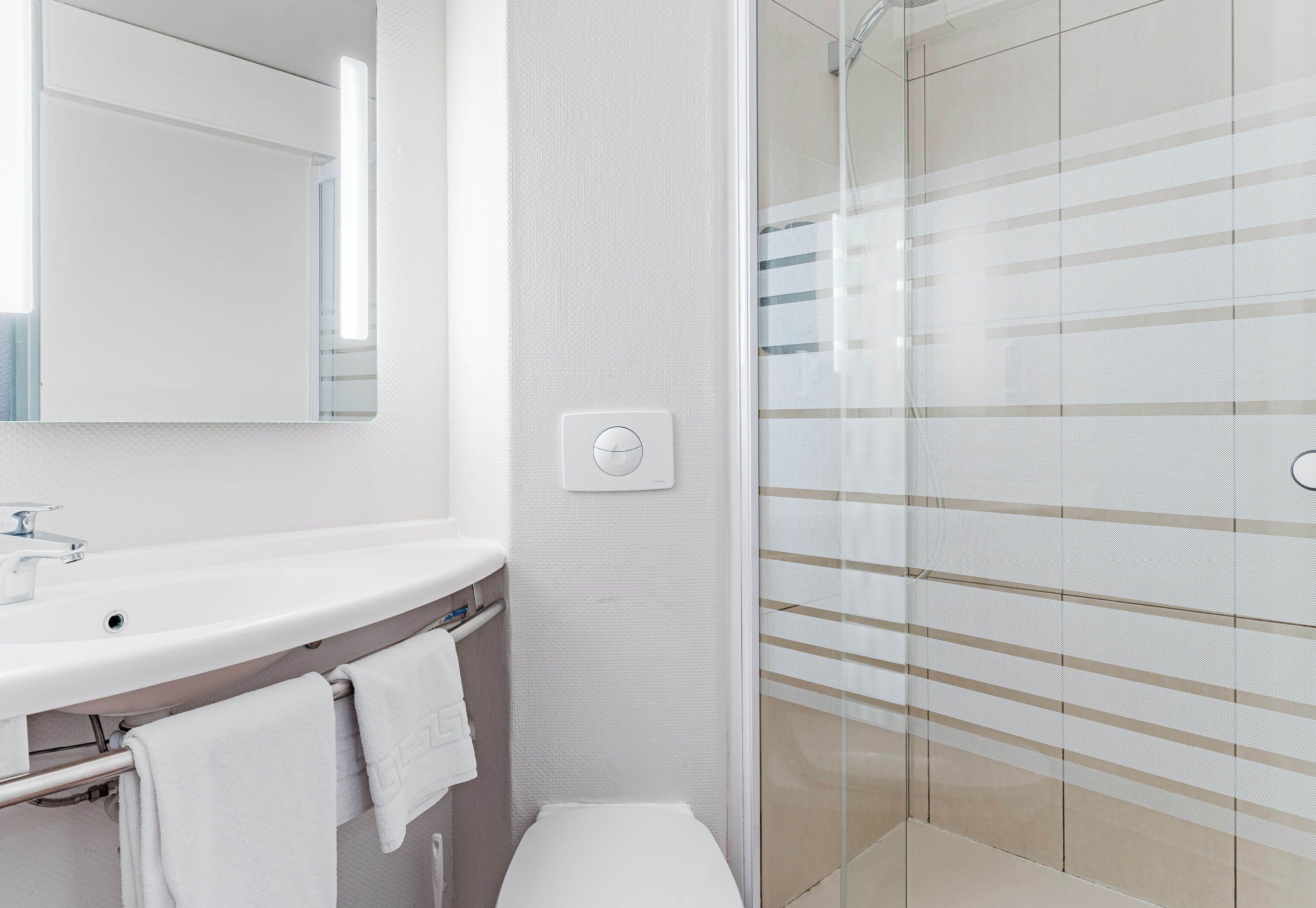 shower, free toiletries, towels