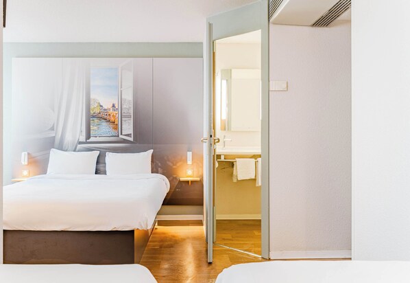 Ropa de cama de alta calidad, escritorio y sistema de insonorización 