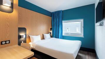 Double Room, Non Smoking | Desk, soundproofing, free WiFi, bed sheets