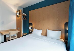 Habitación doble, no fumadores | Escritorio, sistema de insonorización, wifi gratis y ropa de cama