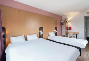Desk, soundproofing, free WiFi, bed sheets - B&B HOTEL Lille Roubaix Campus Gare (Roubaix)