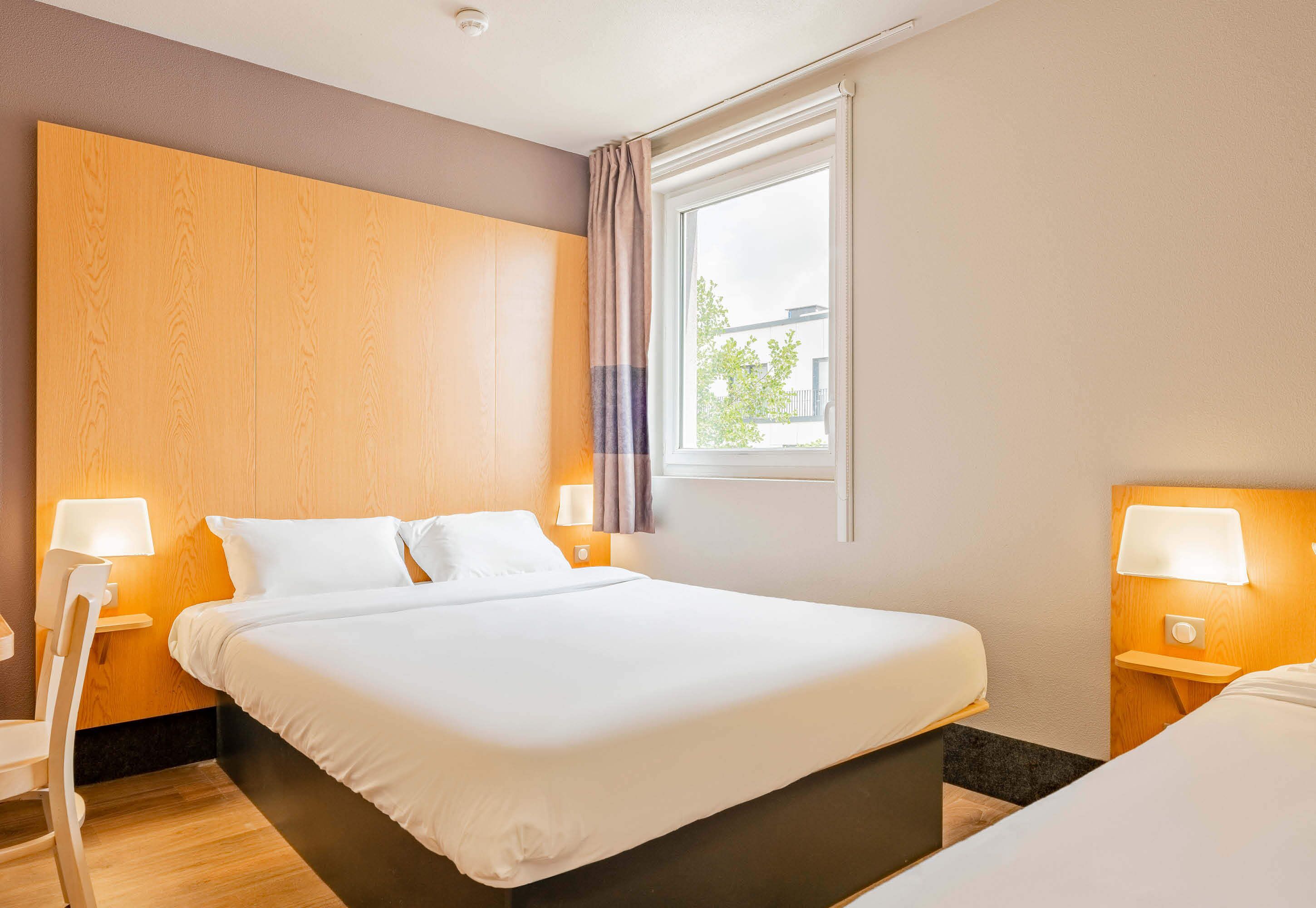 Quadruple Room, Non Smoking | Desk, blackout curtains, soundproofing, free WiFi