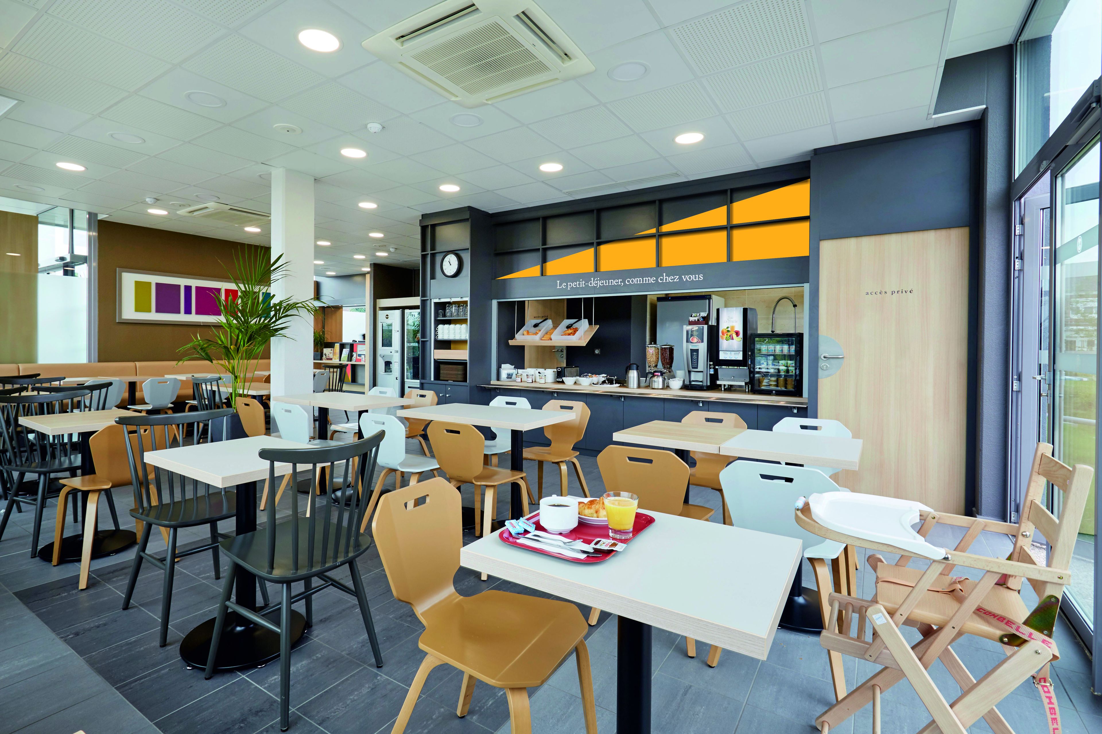 Desayuno buffet todos los días (con cargo)