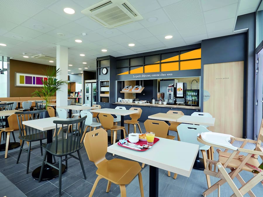 Petit déjeuner buffet servi tous les jours en supplément