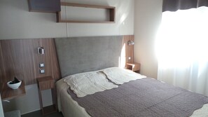 Luxe stacaravan (4 pers.) | Luxe beddengoed, gratis babybedden, extra bedden (toeslag)