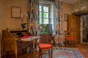 Standard Room, 1 Double Bed | Room amenity - Domaine de Nazère (Avezan)