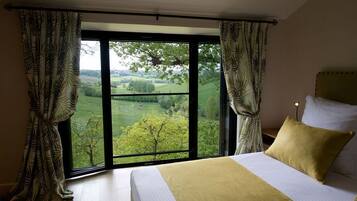 Suite de lujo, 1 habitación, hidromasaje (Nature) | 1 habitación y ropa de cama de alta calidad