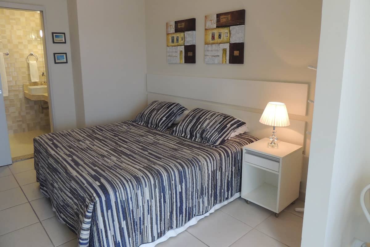 Minibar, blackout drapes, WiFi (free)