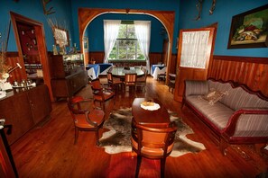 Breakfast, lunch and dinner served  - Casa de la Oma (Frutillar)