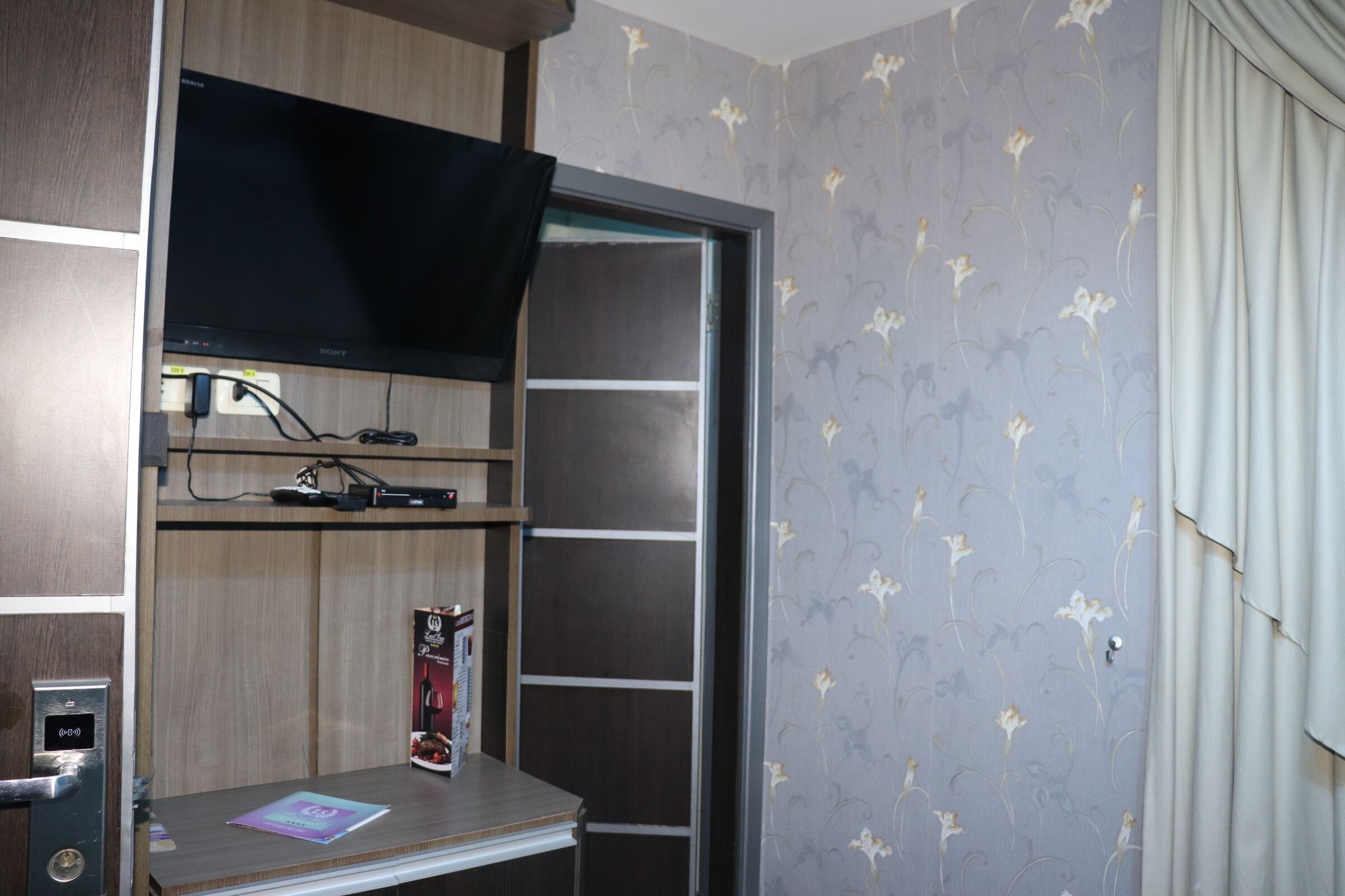 standard single room | television