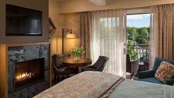 Ocean View King | Living area