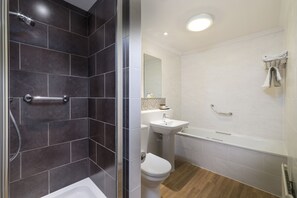 Premier Double Room | Bathroom | Towels