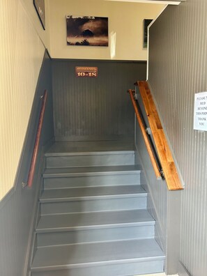 Interior entrance - The Montrose Hotel (Montrose)