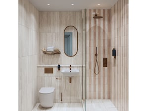 Shower, hair dryer, towels - The Ship and Castle (Truro)