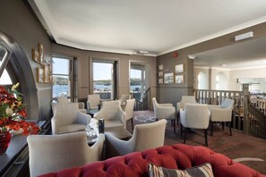 Bar (on property) - The Ship and Castle (Truro)