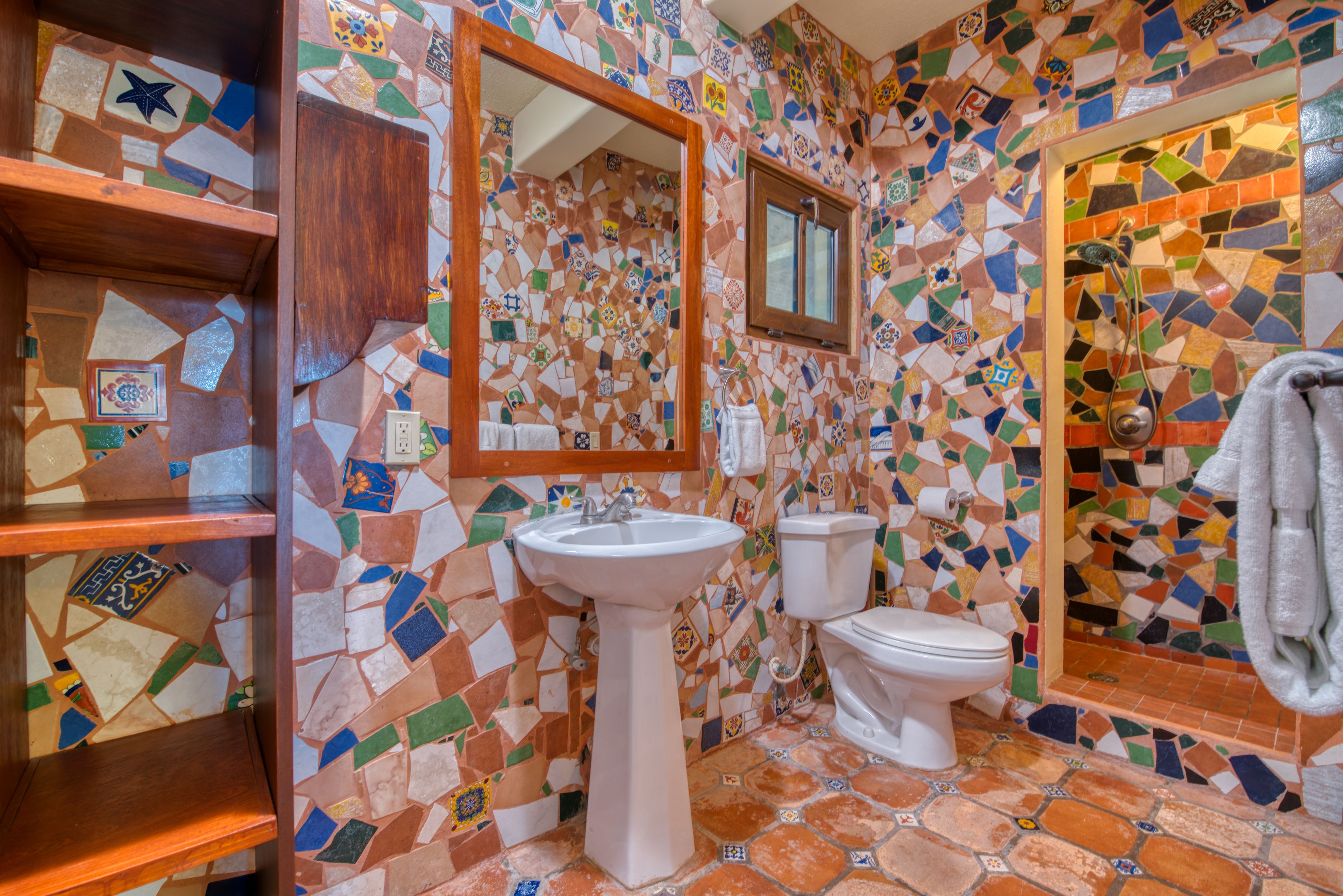 sirena poolside queen suite | bathroom | free toiletries, hair dryer, bathrobes, towels