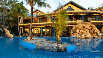 Outdoor pool, pool loungers