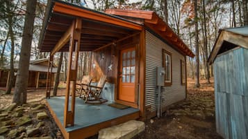 Cabin (Orion) | Porch
