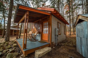 Cabin (Orion) | Porch