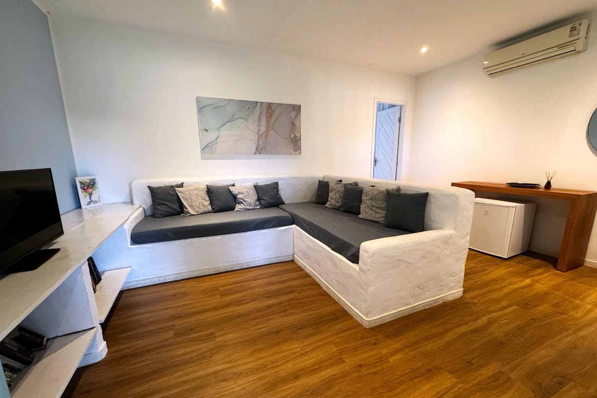 Family Quadruple Room | Individually decorated, individually furnished, free WiFi, bed sheets