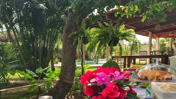 包每日自助早餐