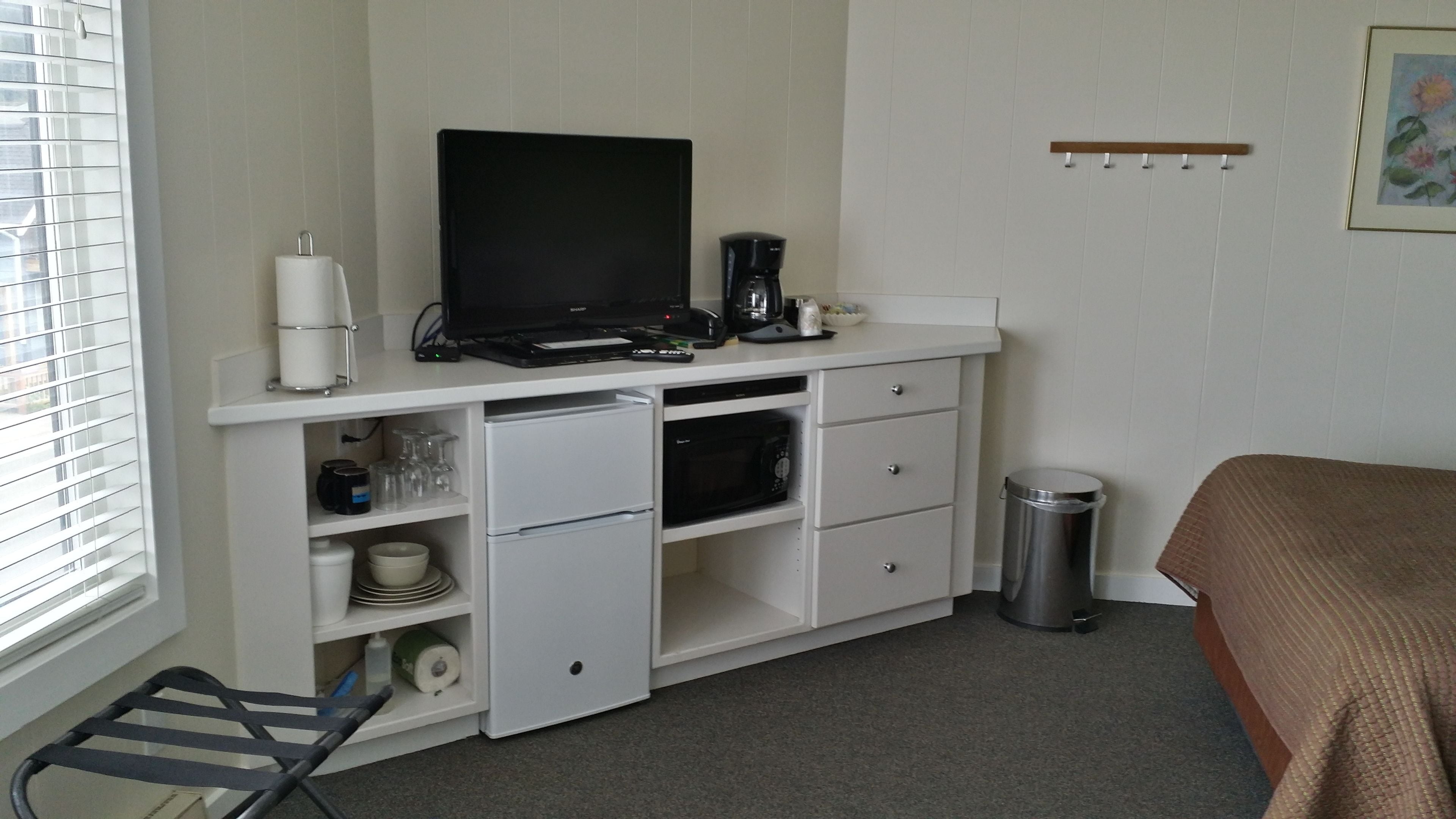 studio, 1 queen bed, ocean view | 1 bedroom, laptop workspace, free cots/infant beds, rollaway beds