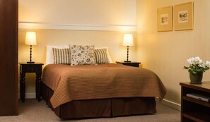 Grand Studio, Ocean View | 1 bedroom, laptop workspace, free cots/infant beds, rollaway beds