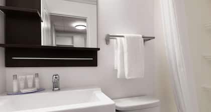 Howard Johnson by Wyndham Grande Prairie