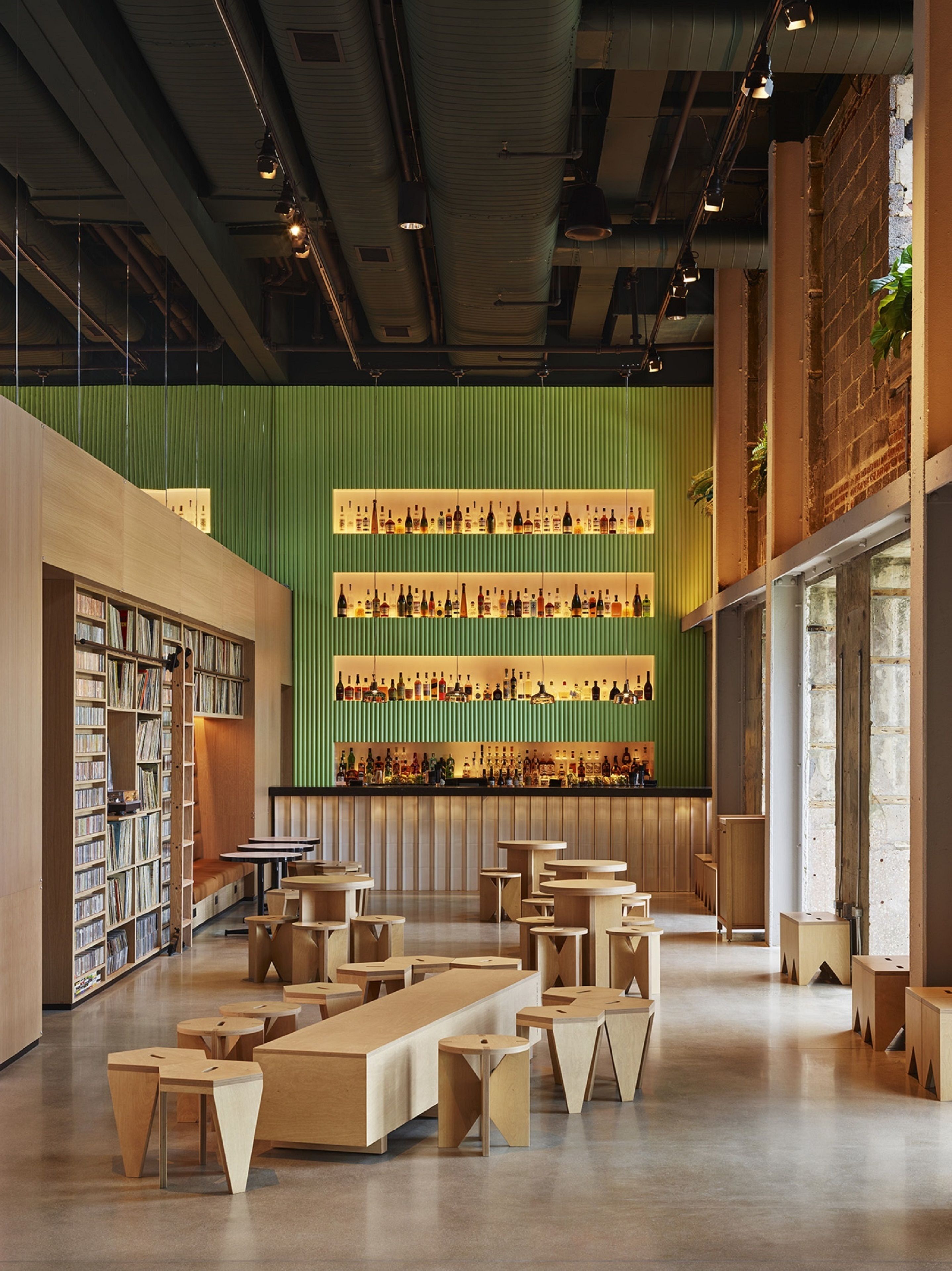 2 bars/lounges, lobby lounge, rooftop bar