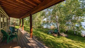 Standard Cabin, 2 Queen Beds | Terrace/patio