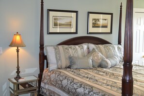 Deluxe Suite, 1 King Bed, Vineyard View | Free WiFi, bed sheets - Old Town Country Landing B&B (Niagara-on-the-Lake)
