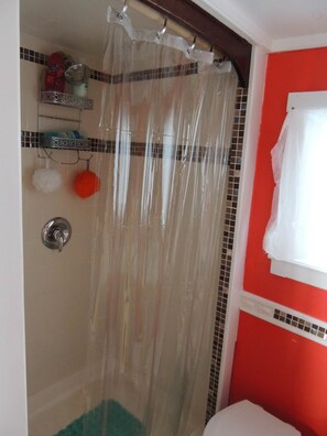 Cottage, Private Bathroom | Bilik Mandi | Pancuran mandi, pengering rambut, tuala disediakan, syampu 
