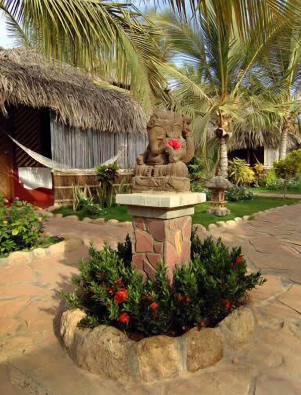 Exterior detail - Kimbas Bungalows (Máncora)