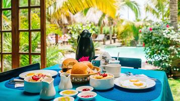 Free daily continental breakfast