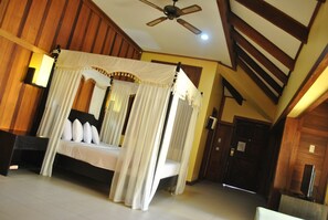 Villa Grand | Caja fuerte, escritorio, ropa de cama