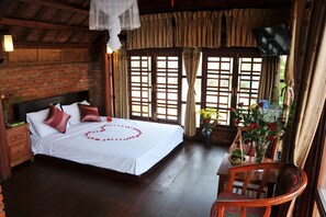 Deluxe Double Room, Balcony | Minibar, free cots/infant beds, free WiFi, bed sheets