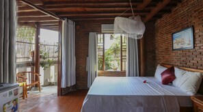 Superior Queen Room	 | Minibar, free cribs/infant beds, free WiFi, bed sheets - Seaside An Bang Homestay (Da Nang)