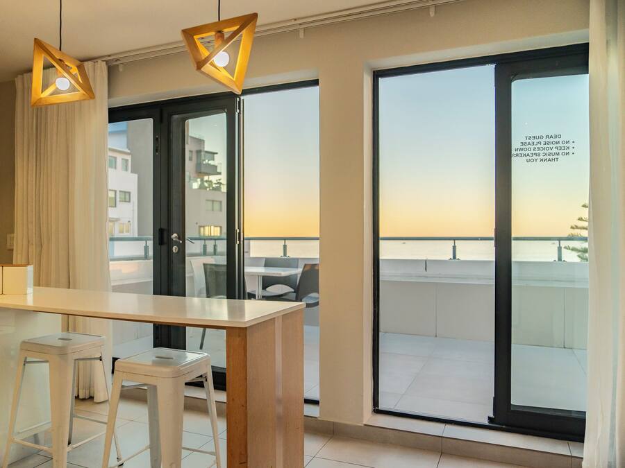 Deluxe Double Crash Pad | Premium bedding, in-room safe, free WiFi, bed sheets