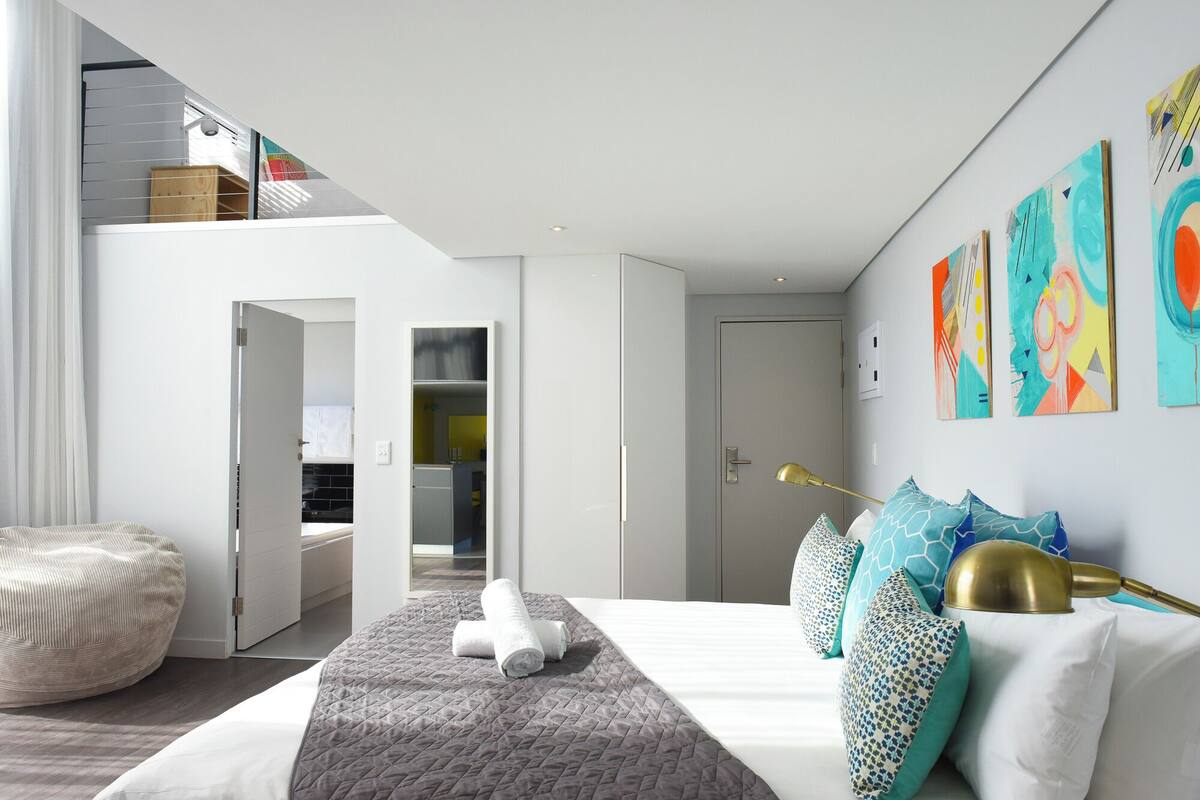 4-Bed Family Studio (Sea View) | Premium bedding, in-room safe, WiFi (free), bed sheets